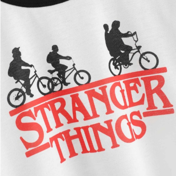 LARGE: STRANGER THINGS CROP TOP - Picture 4 of 4